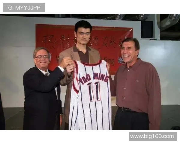 姚明亲临长沙篮球盛宴引发球迷热烈追捧与期待