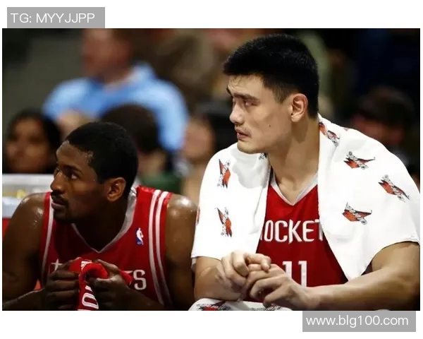 姚明与阿泰斯特的对决如何影响小牛队的未来发展与球队战略