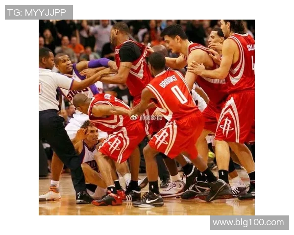 姚明防守技巧全解析：从篮下封盖到外线防守的精彩瞬间回顾