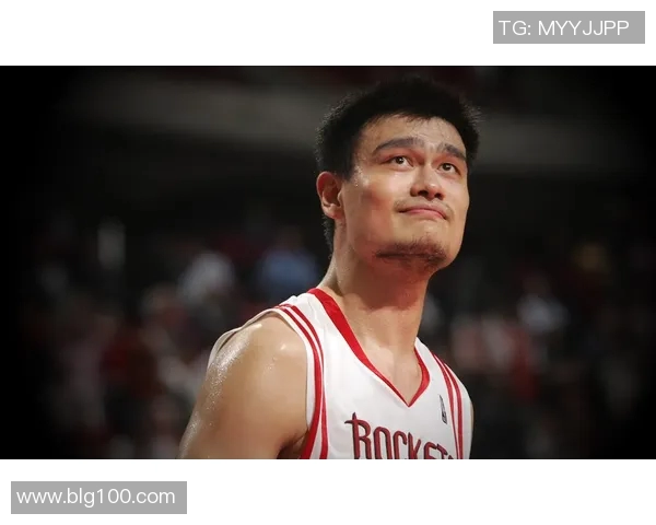 穆托姆博与姚明的动漫奇幻之旅：篮球传奇的跨次元冒险故事