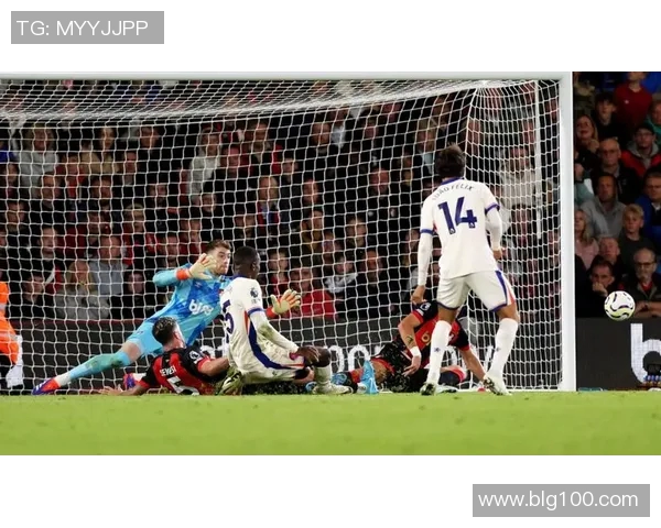 足球明星侧颜魅力大揭秘这些瞬间让你心动不已