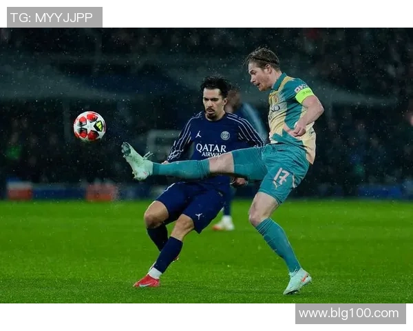 足球明星现场观赏歌手演唱会的精彩瞬间与感人时刻 足球明星现场观赏歌手演唱会的精彩瞬间与感人时刻